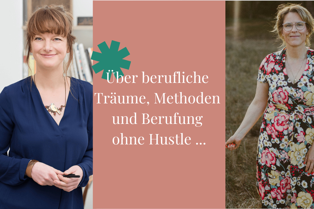 „Zwei Frauen – Anna-Lena Bendler und Coachin Susanne Buckler – stehen für ein Gespräch über berufliche Träume, Klarheit und Berufung ohne Hustle. Links Anna in blauem Shirt, rechts Susanne im Blumenprint, dazwischen eine Headline zum Thema.“